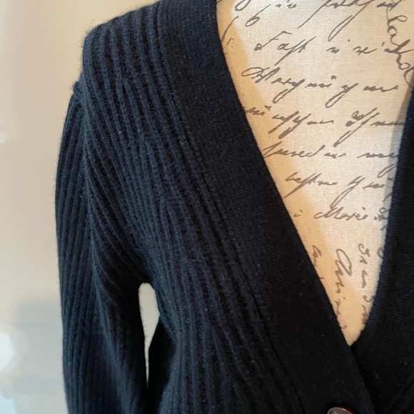 🎉Host Pick🎉NWOT Banana Republic Petite Talia Merino-Cashmere Cardigan - Picture 3 of 10